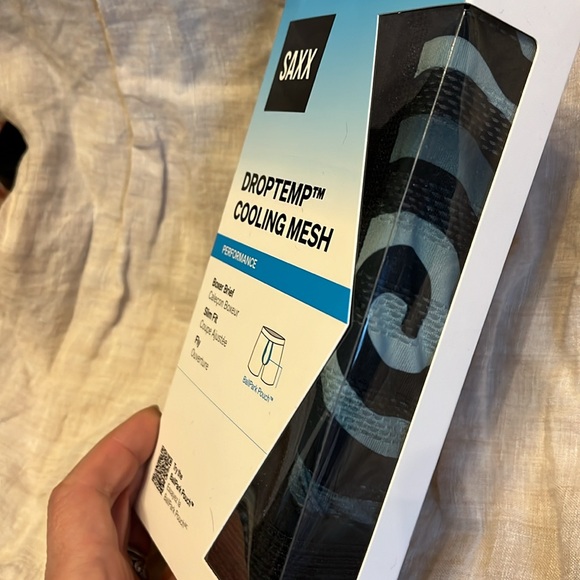 Saxx DropTemp® Cooling Mesh Performance Boxer Brief 5" - Slim Fit (Med) - Picture 3 of 6